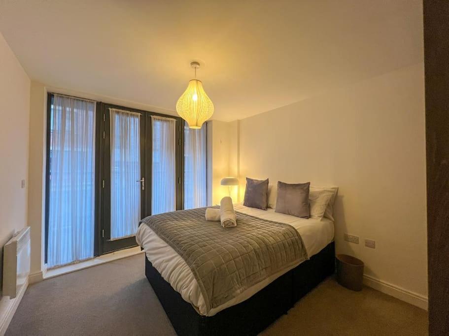 Luxury City Centre - Free Parking Apartment